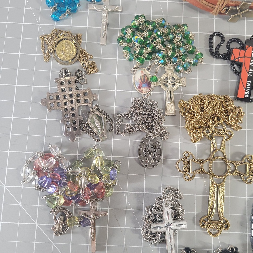 Religious Jewelry Lot 20+ Cross Necklaces Bracelets Rosaries Catholic Christian - Picture 6 of 11